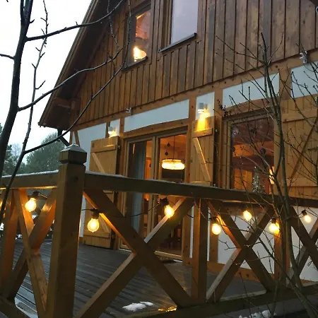 Deluxe Zdrojowa: Alpine With Jacuzzi In Tuchola Forest Villa *
