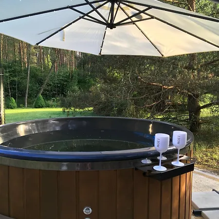 Willa Deluxe Zdrojowa -willa Typu Alpejskiego W Borach Tucholskich-całoroczna Balia Z Jacuzzi-prywatny I Strumyk -duża Wiata Grillowa *