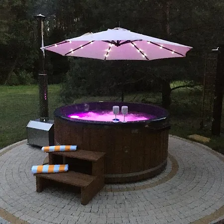 Villa Deluxe Zdrojowa -willa Typu Alpejskiego W Borach Tucholskich-caloroczna Balia Z Jacuzzi-prywatny I Strumyk -duza Wiata Grillowa *