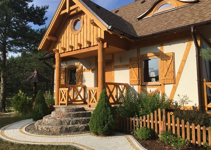 Villa Deluxe Zdrojowa -willa Typu Alpejskiego W Borach Tucholskich-caloroczna Balia Z Jacuzzi-prywatny I Strumyk -duza Wiata Grillowa Osowek