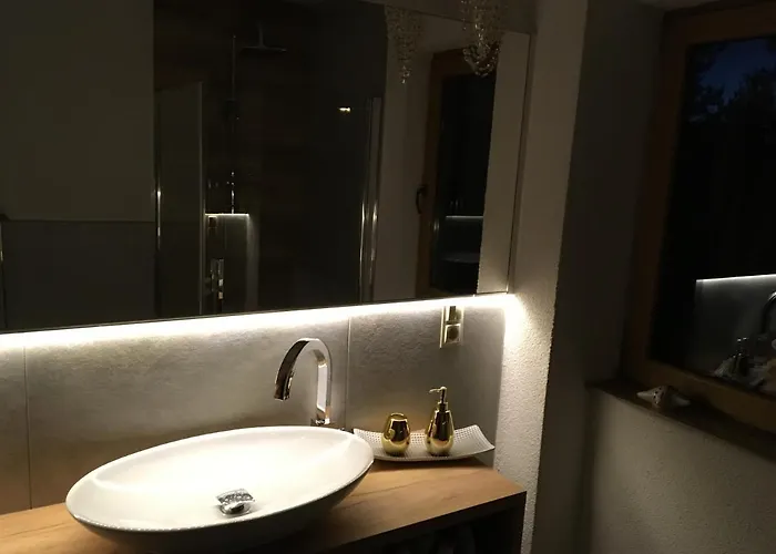 Deluxe Zdrojowa -willa Typu Alpejskiego W Borach Tucholskich-caloroczna Balia Z Jacuzzi-prywatny I Strumyk -duza Wiata Grillowa Osowek